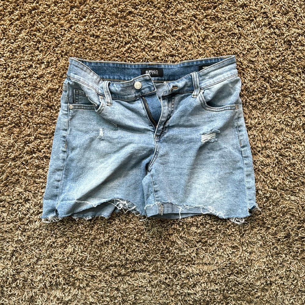 Buffalo David Bitten ripped Jean shorts